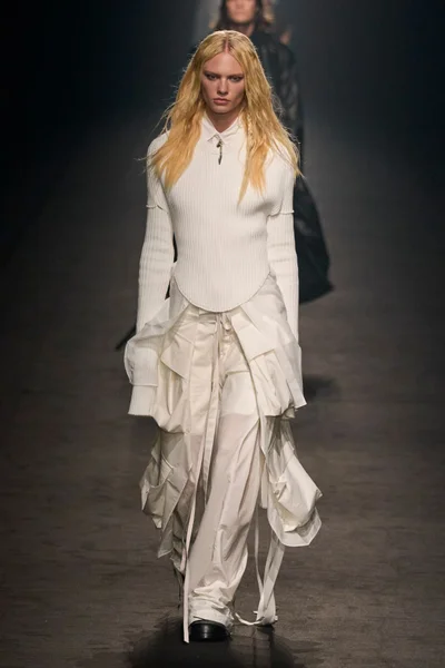 Look 37